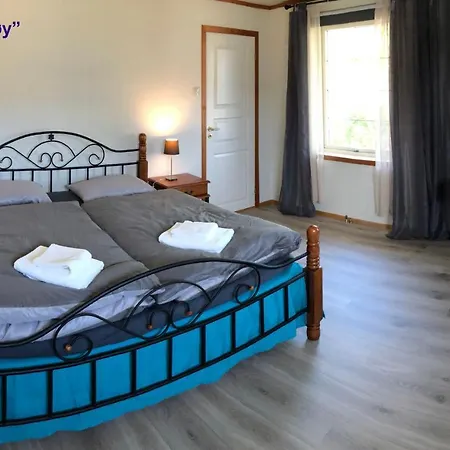 The Manor House In Hamnoy Lodge Reine