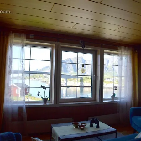 The Manor House In Hamnoy Lodge