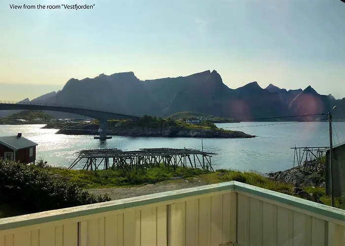 The Manor House In Hamnoy Jaktstuga