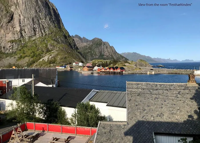 The Manor House In Hamnøy Lodger
