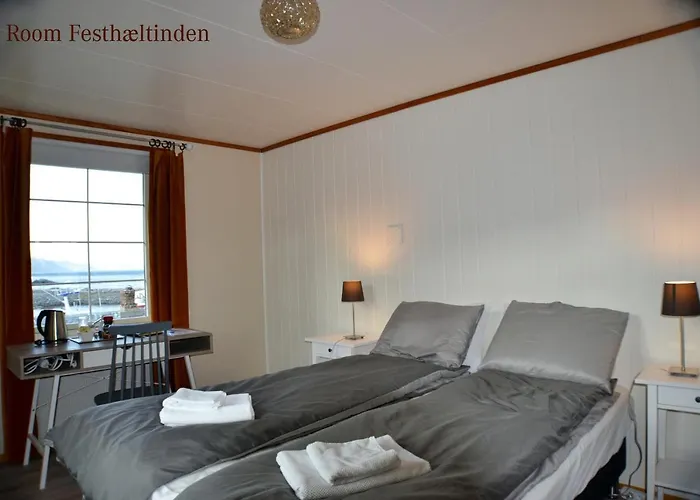 The Manor House In Hamnoy