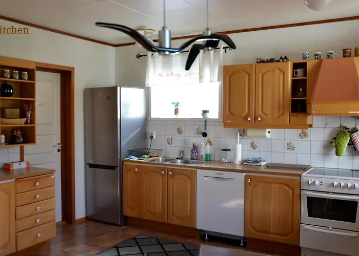 The Manor House In Hamnoy Jaktstuga *