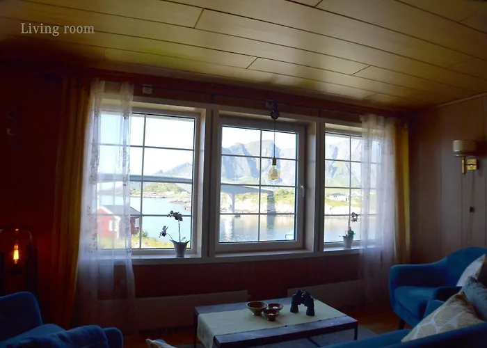 The Manor House In Hamnoy Jaktstuga